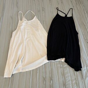 Bundle of 2 Old Navy Ribbed Flowy Tank Tops | Size L